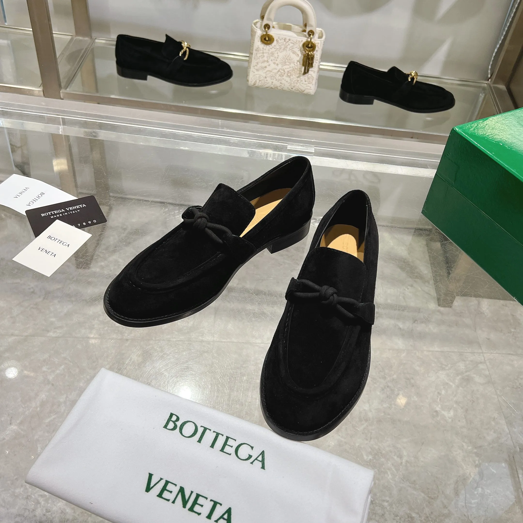 [BV] Top P: 840💰 Size: Female 35-39 (Female 40 custom-made) Male 39-44 (38.45 non-refundable) Bottega Veneta 2025 counter model! Small round toe loafers! Imported leather outsole! Imported grained cowhide! Solid color Niuli! !